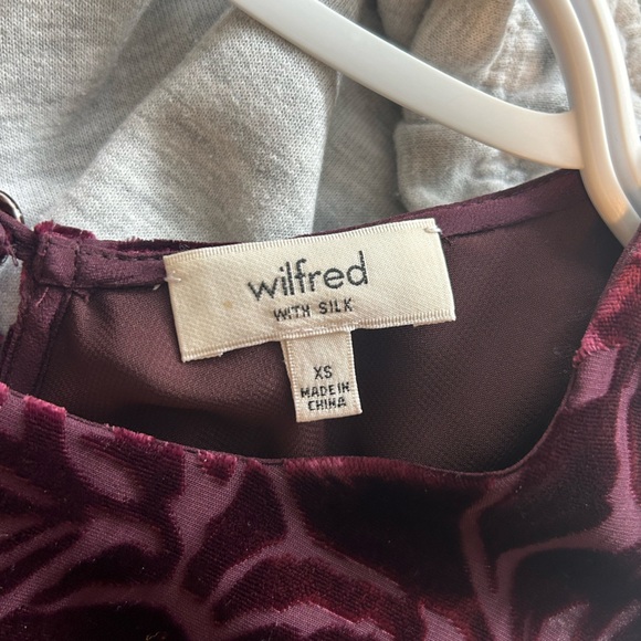 Burgundy velvet dress - Picture 3 of 3